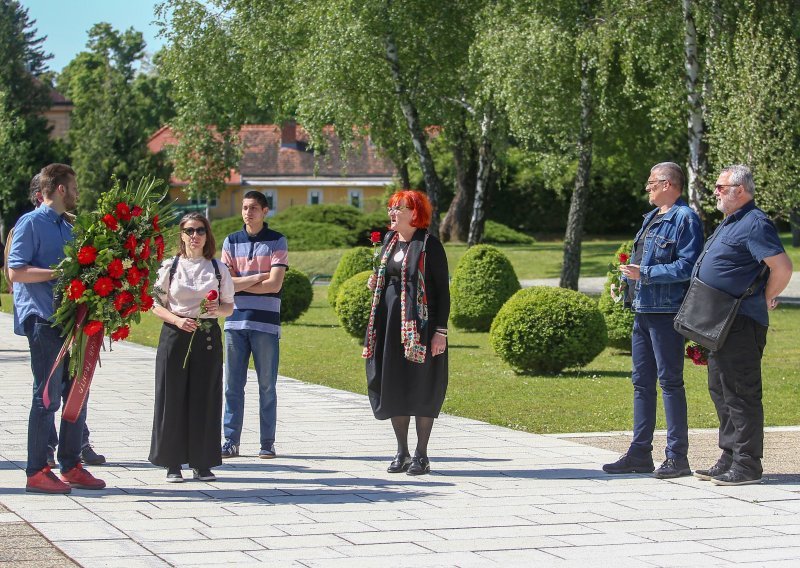 Predstavnici Radničke fronte, SDSS-a i Nove ljevice položili vijence na Grobnicu narodnih heroja