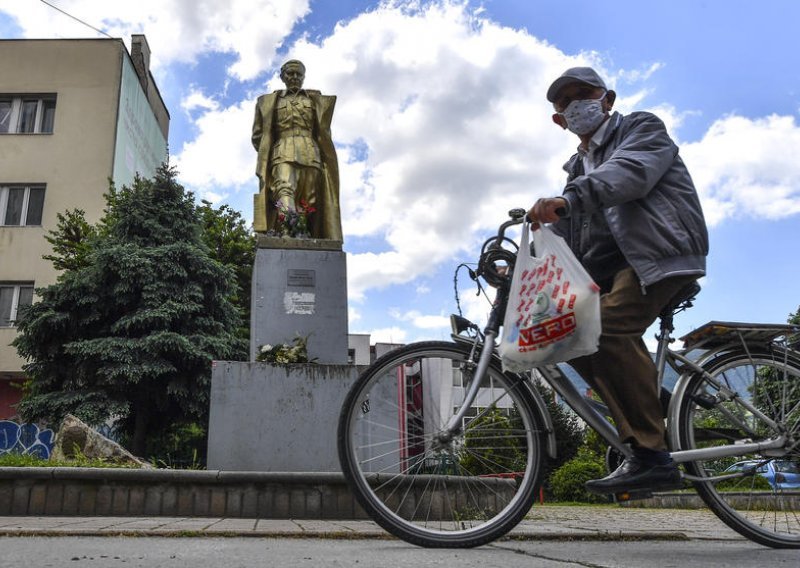 BiH prosvjedovala zbog makedonske poštanske marke s kartom NDH