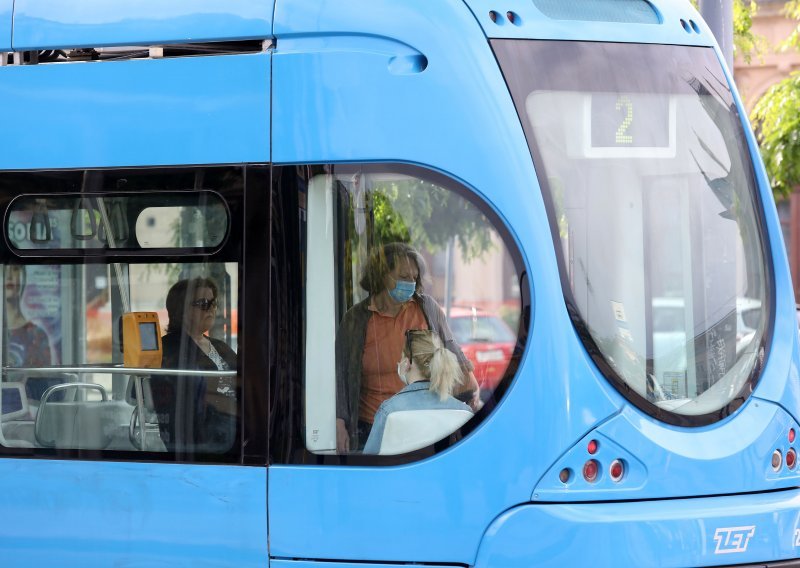 Posvadili se pa ga ozlijedio nožem u tramvaju i to pred djetetom