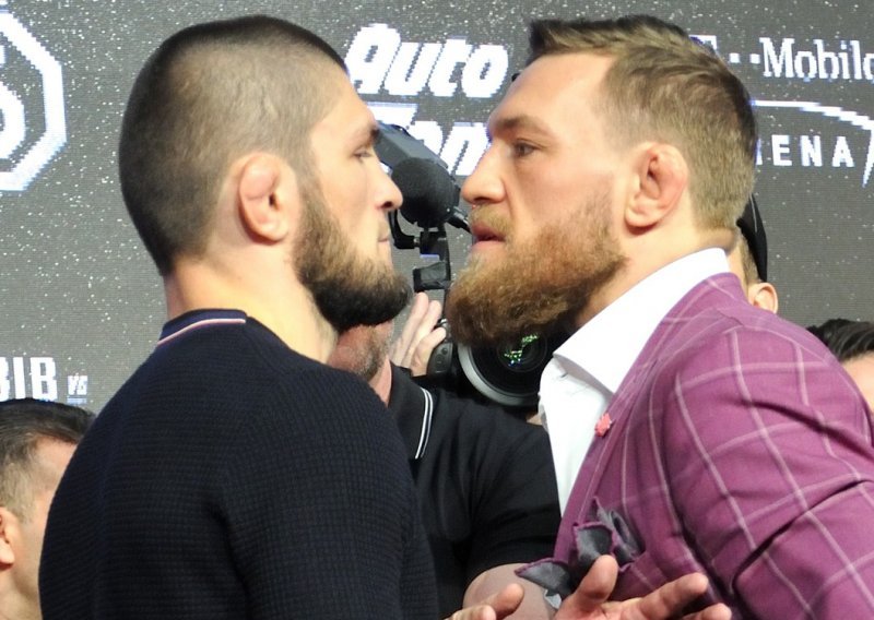 Conor McGregor pljuje, vrijeđa i prijeti: Od tvojih zubi napravit ću ogrlicu, a Khabib je sramota i štakor; prvak mu je odmah spustio