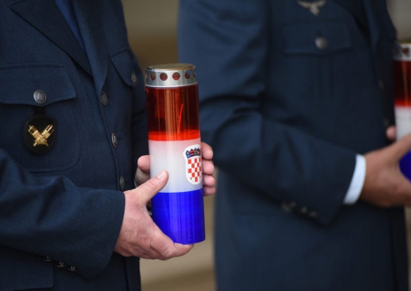 Na groblju u Zadru održan posljednji ispraćaj natporučnika Marka Novkovića