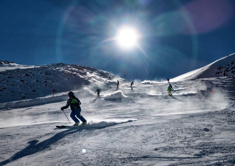 Istraga o skijalištu koje je bilo veliko žarište: Neki su u skijaškim čizmama trčali do automobila kako bi izbjegli karantenu