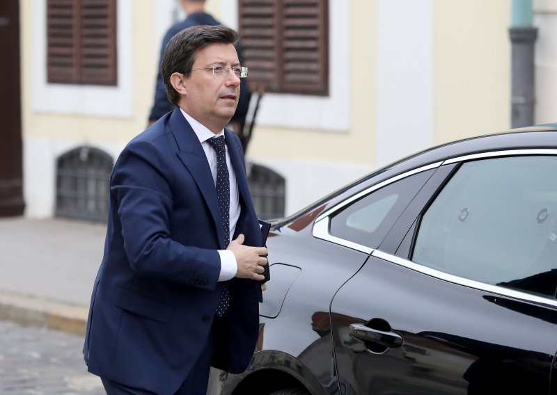 Državni tajnik tvrdi da Bandić predlaže hipoteku na nekretninu ako građani ne mogu sudjelovati u obnovi
