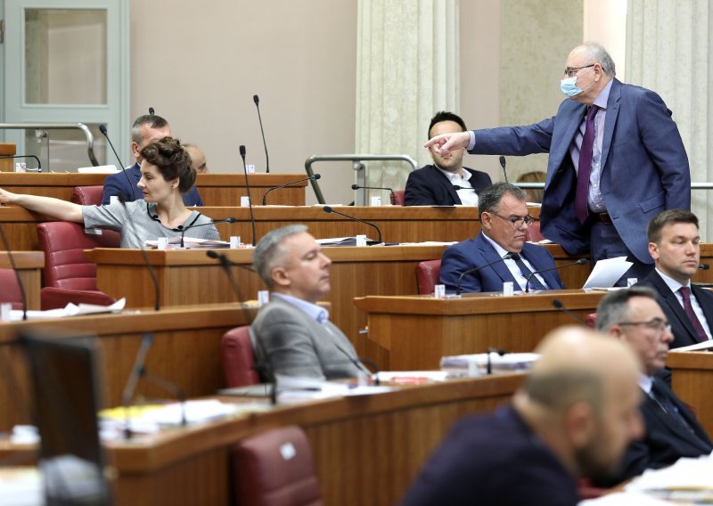 Sabor će već danas raspravljati o raspuštanju, no odluka pada u ponedjeljak