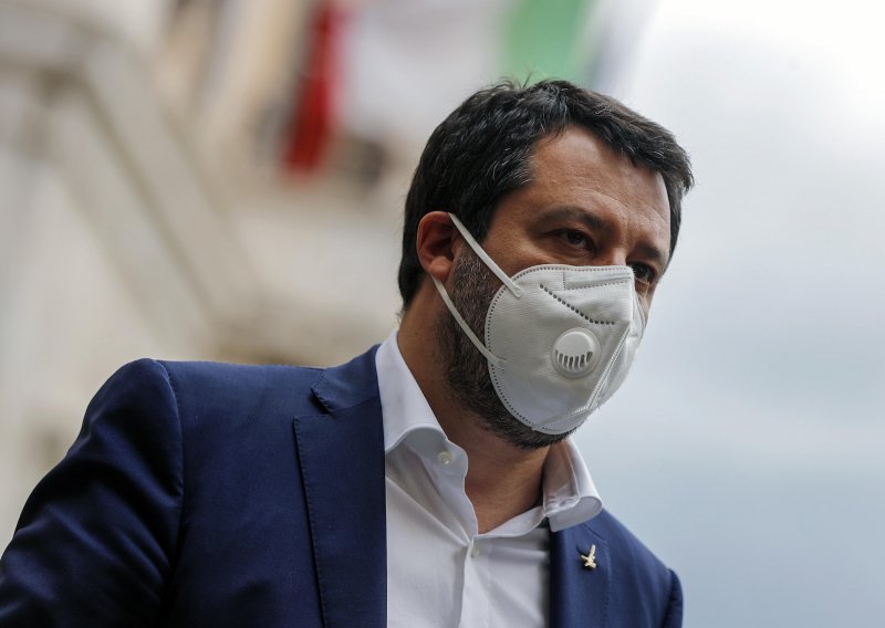 Prvo masovno političko okupljanje u Italiji: Salvini poziva na 'talijanski ponos'