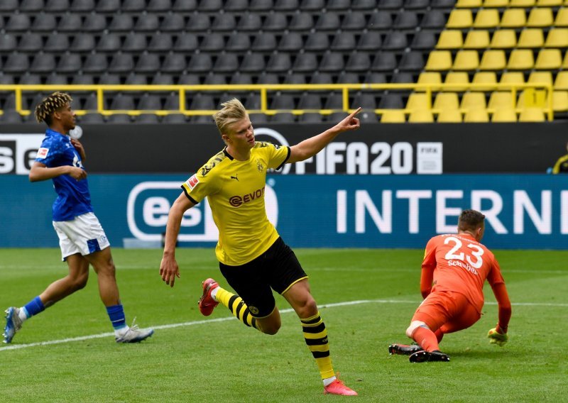 Spektakl u njemačkoj Bundesligi: Haaland nastavio tamo gdje je stao u visokoj pobjedi Borussije protiv Schalkea, Jedvaj zabio u porazu od Brekala i Pongračića