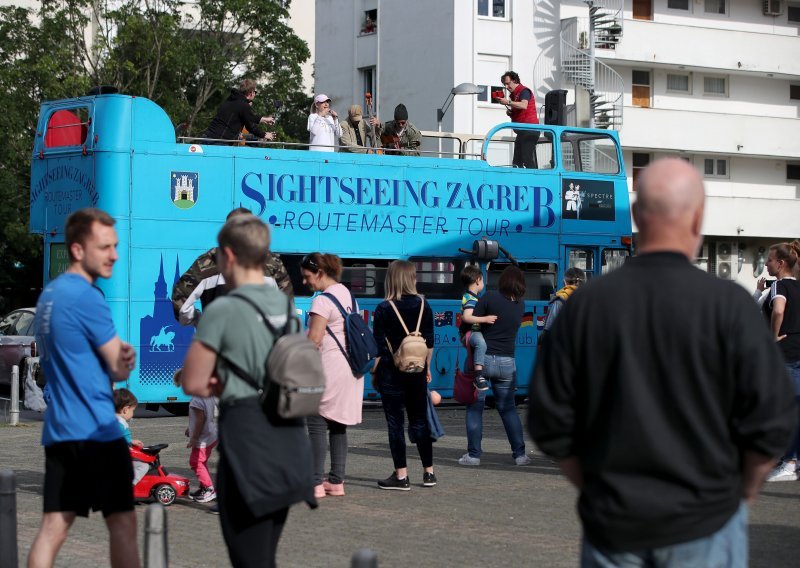 [VIDEO/FOTO] Glazba s filmskih platna uveseljavala Zagrepčane od Gajnica do Trešnjevke