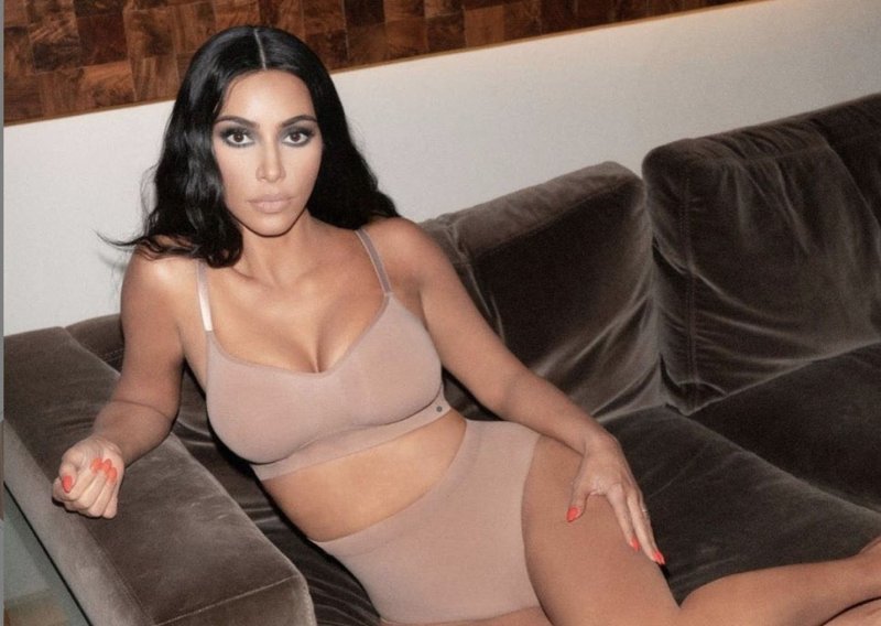 Nikad vitkija: Kim Kardashian pokazala da joj boravak u izolaciji nije naškodio liniji