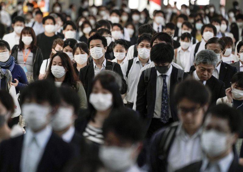 Pandemija ubrzava digitalizaciju državne uprave u Japanu, ali građani i dalje moraju u državnu upravu po osobni pečat