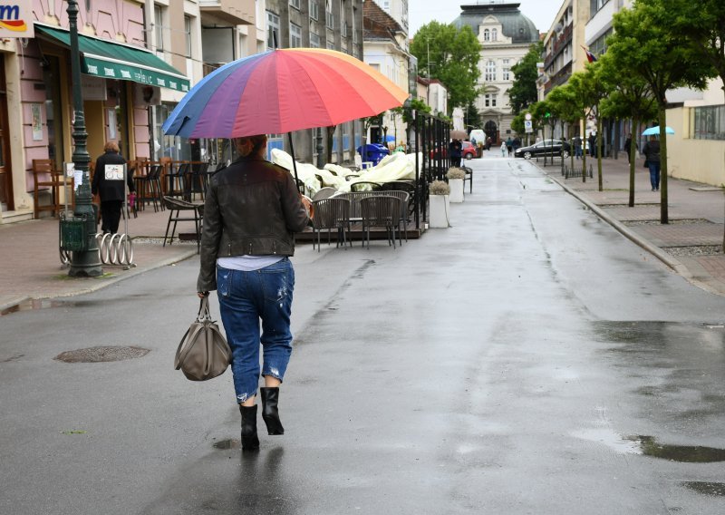 Nestabilno vrijeme zemlju očekuje u utorak, stižu kiša i pljuskovi