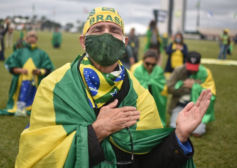 Katastrofa u Brazilu: Treći su po broju zaraženih u svijetu, uskoro bi mogli prestići i Rusiju, a država im propisuje lijek kojim se 'puca' i Trump