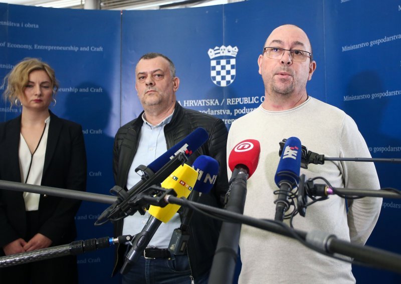 Sindikati državnih službi i policije ponudu Vlade smatraju pomakom, ali poručuju da to nije ono što njihovi članovi zaslužuju