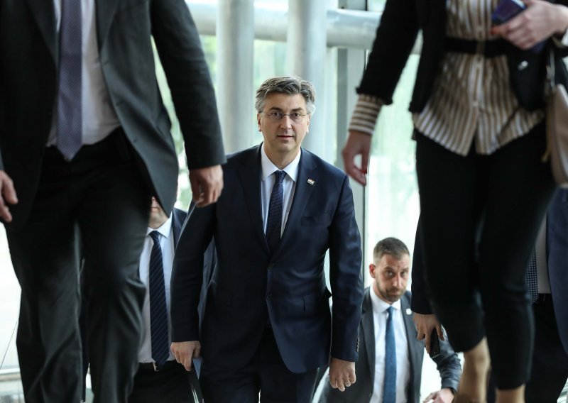 'Rasipanje glasova na desnici pomaže Bernardiću i SDP-u. Vjerujem da ljudi to sada vide!'