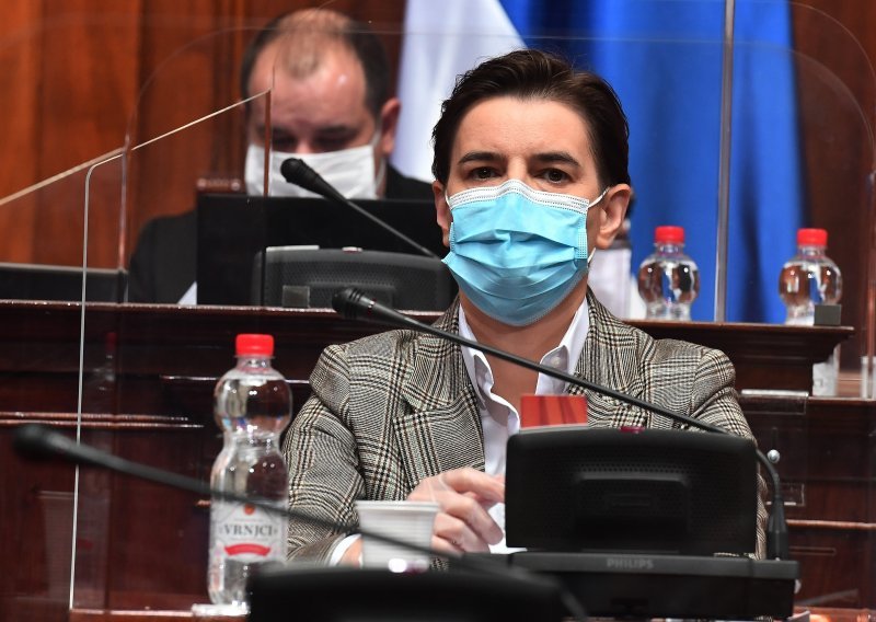 Crna Gora otvara granice, ali Srbi nisu na popisu: Brnabić pozvala svoje građane da ne ljetuju tamo