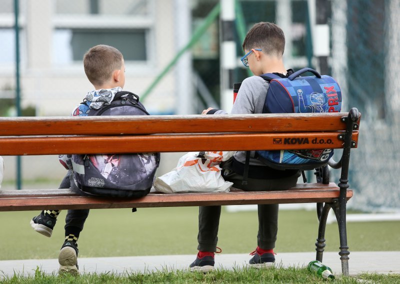 Grad Zagreb roditeljima: Djeca mogu u škole, ako ima nejasnoća zovite ove brojeve