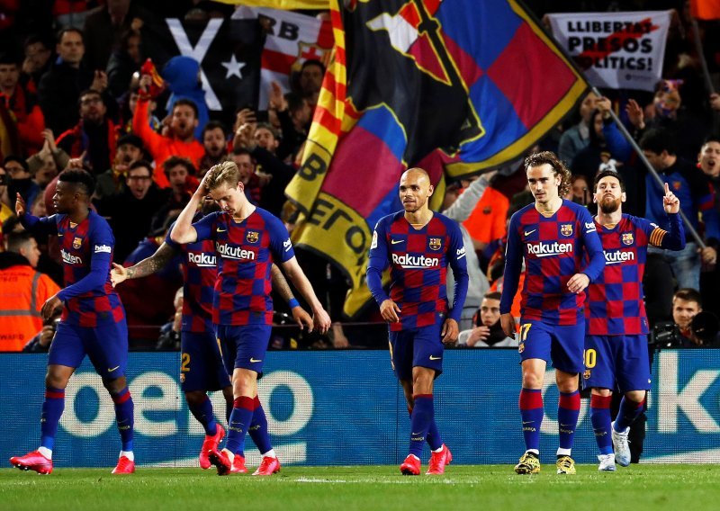 Nemir u Barceloninoj svlačionici; u takvoj situaciji nikome od nogometaša nije lako, a samo šestorica mogu mirno spavati