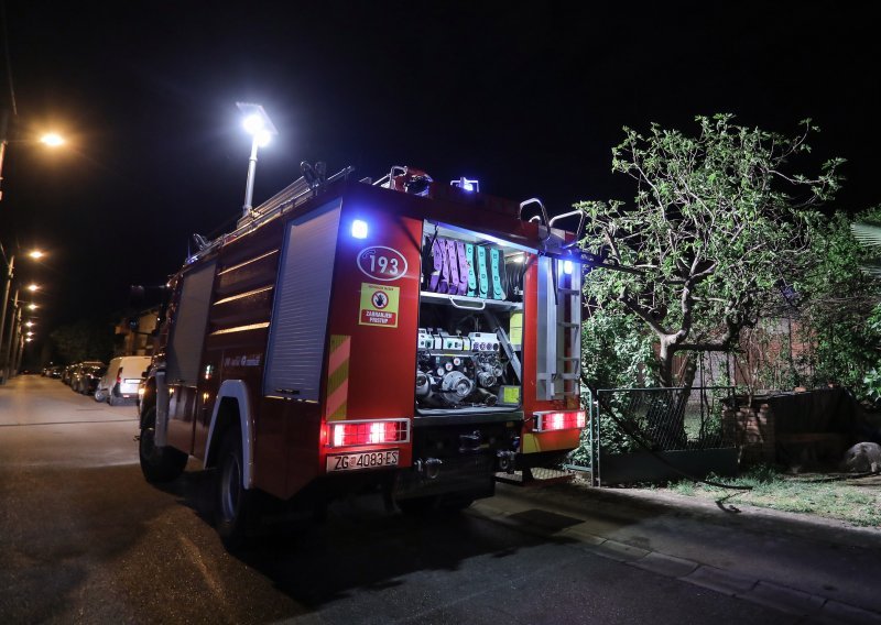 Urušilo se krovište u centru Zagreba, intervenirali vatrogasci