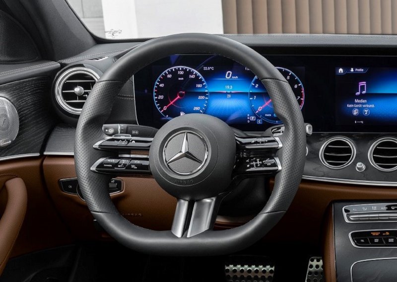 [VIDEO] Mercedes-Benz E-klase; maštovit volan u čak dvije izvedbe
