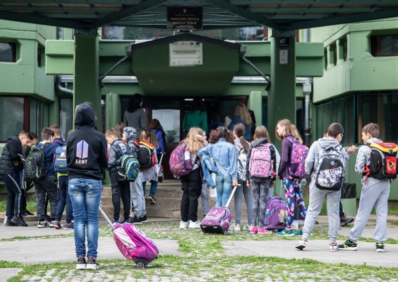 U 111 zagrebačkih osnovnih škola došla polovica učenika