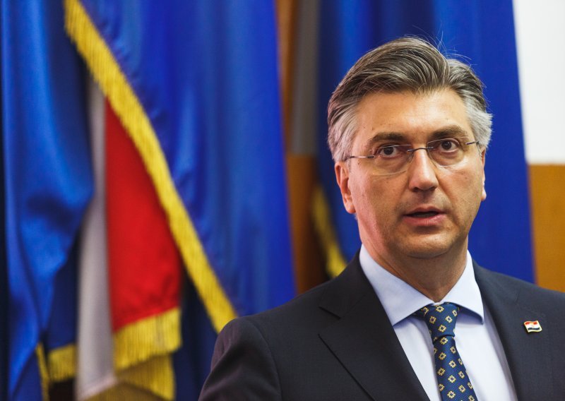 Plenković: Nisam primijetio da je Raspudić štedio bilo koga u politici, neće valjda prvi dan zaplakati ako dobije neki odgovor