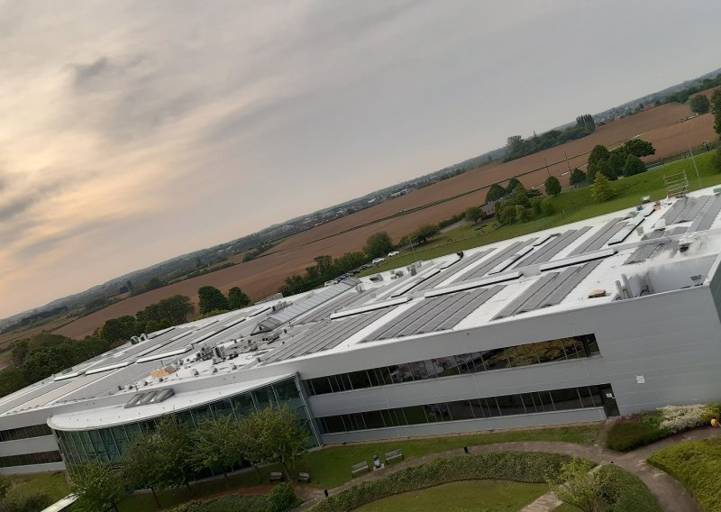 Toyota postavlja vjetroturbine i solarne panele na sjedište tvrtke u Bruxellesu; uštede u potrošnji od 35 posto