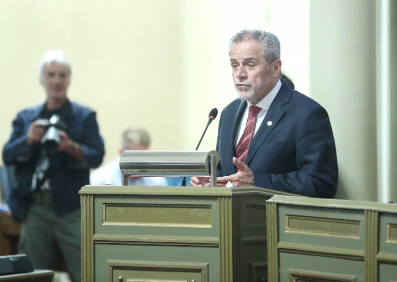 Bez novca za stadion Maksimir i Nacionalnu dječju bolnicu, više za plaće zaposlenika i žičaru