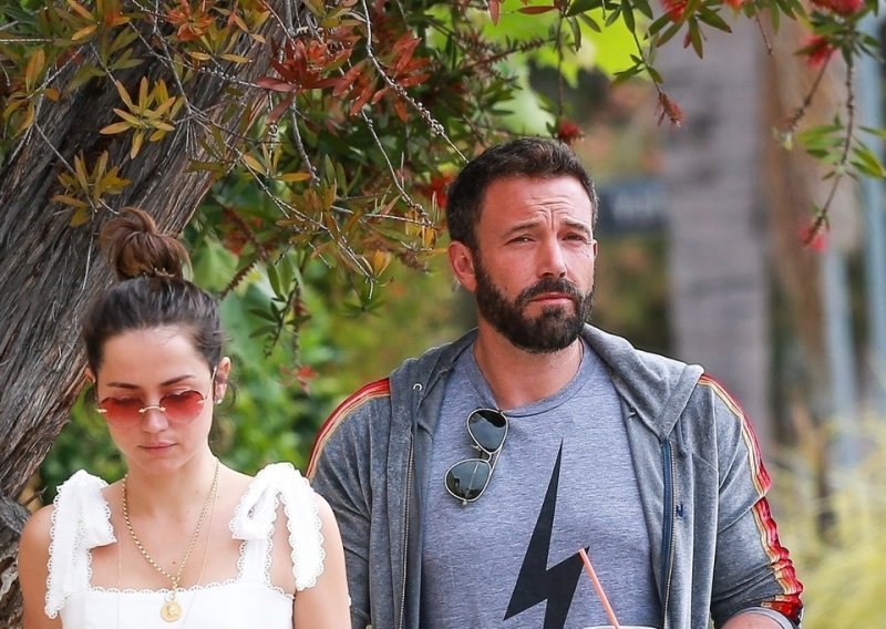 Ben Affleck ne krije koliko je sretan i zaljubljen: Zbog mlade ljepotice promijenio je i imidž pa izgleda bolje no ikad