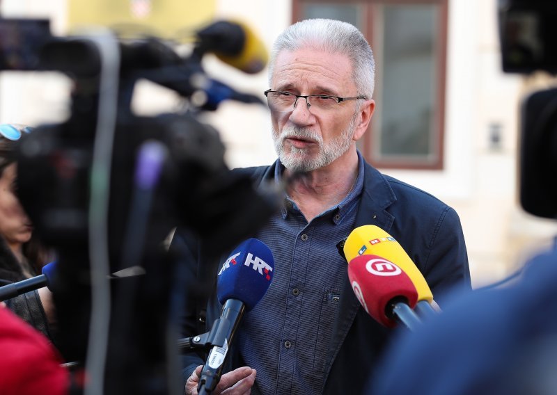 Sever: Nedjelja treba biti neradna neovisno o Stožeru