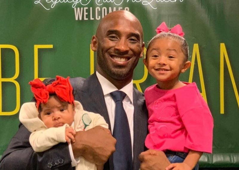 Male stvari vraćaju im osmijeh na lice: Najmlađa kćerkica Kobea Bryanta napravila svoje prve korake