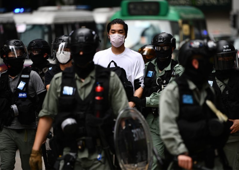 U Hong Kongu prosvjedi zbog zakona o himni, intervenirala policija