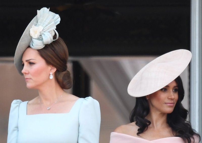 Čini se da su se uoči velikog kraljevskog vjenčanja Kate Middleton i Meghan Markle sukobile zbog, vjerovali ili ne, najlonki