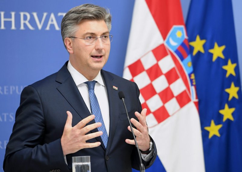 Plenković: Čudno mi je da predsjednik ne poštuje zakonski okvir o Danu državnosti