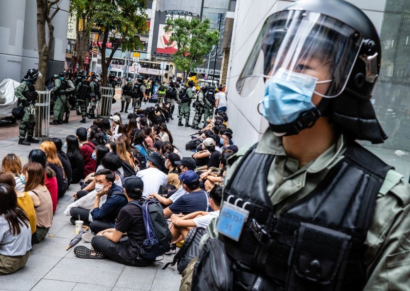 Pod velom pandemije Kina uvela zakon za koji mnogi tvrde da će ojačati utjecaj središnjih vlasti, a smanjiti autonomiju u Hong Kongu
