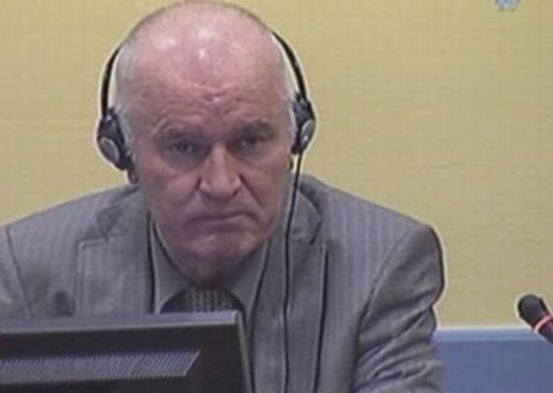 Mladićevo izjašnjavanje o krivnji odgođeno do daljnjega