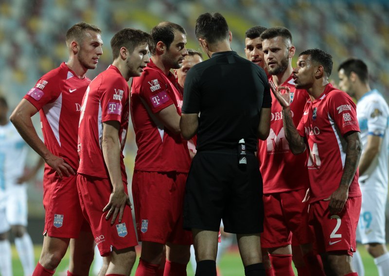 [VIDEO] Pogledajte sporne situacije s polufinalne utakmice Kupa između Rijeke i Osijeka; jesu li Osječani teško oštećeni?