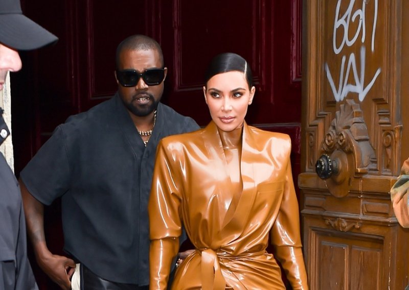 Nemaju milosti: Kim Kardashian i Kanye West bivšem tjelohranitelju zaprijetili tužbom od 68 milijuna kuna