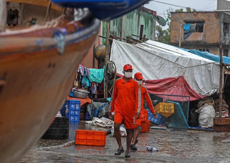 Mumbai u stanju visoke pripravnosti, evakuirano 100.000 ljudi zbog ciklona Nisarga