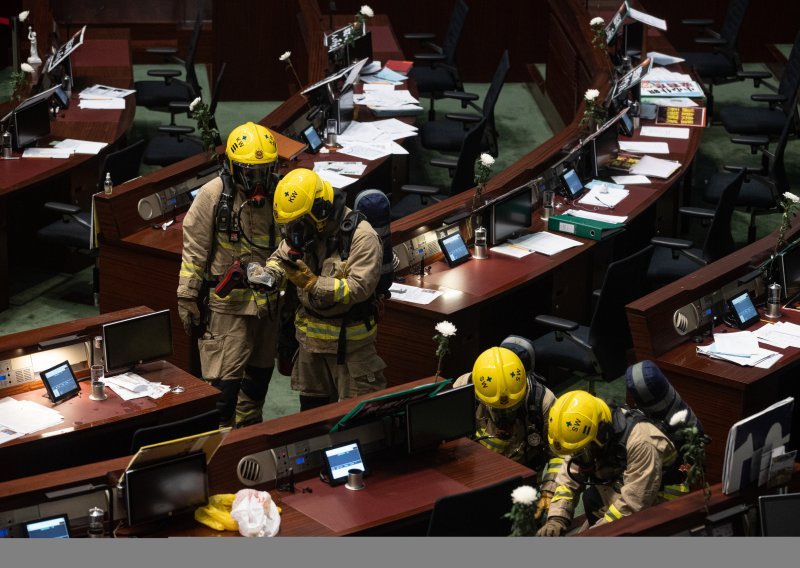 Honkongški zastupnici izazvali incident u parlamentu zbog Tiananmena