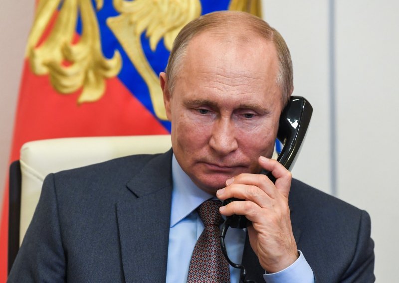 Putin proglasio izvanredno stanje nakon izlijevanja nafte u sibirsku rijeku