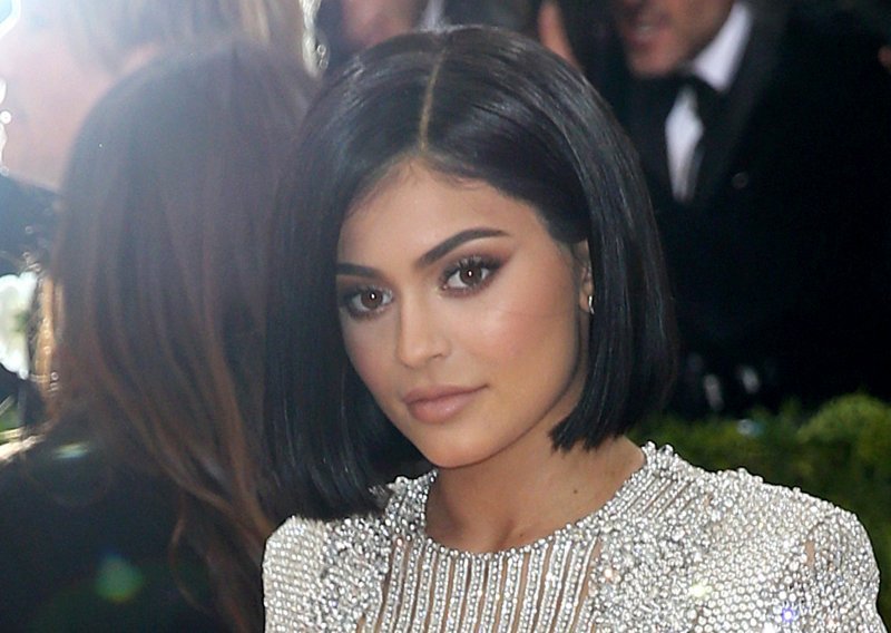 Forbes joj je jednu titulu uzeo, ali i dao novu: Kylie Jenner više nije najmlađa milijarderka svijeta, evo što je sada