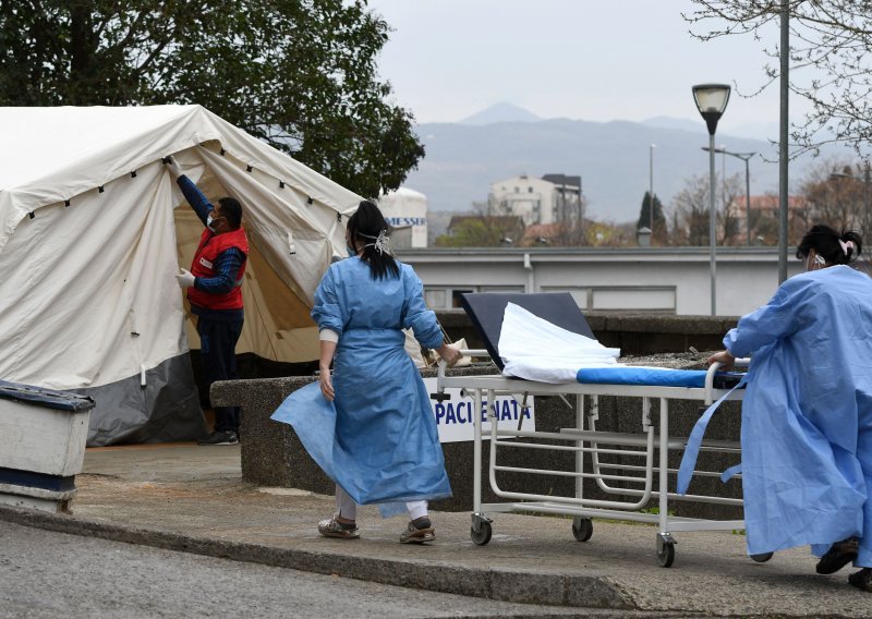 Crnogorski pomorci u karanteni zaprijetili štrajkom glađu, reagirala i interventna policija