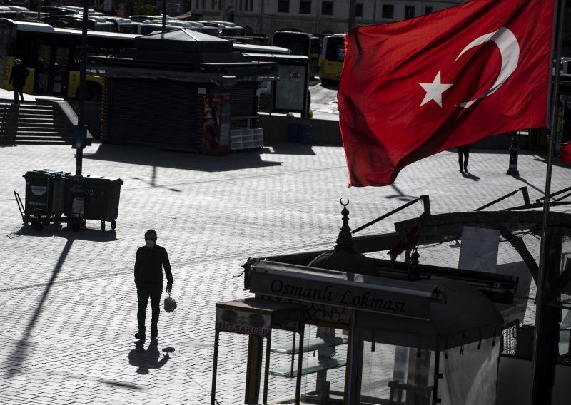 Erdogan zbog negativnih reakcija otkazao uvođenje policijskog sata