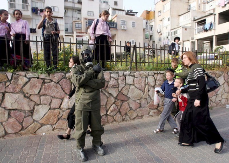 Zbog novih slučajeva zaraze koronavirusom Izrael opet zatvara škole