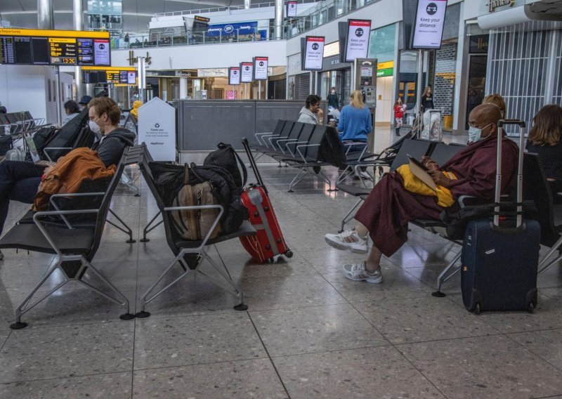 Putnike koji ulaze u Britaniju čekaju posebna pravila: Izolacija od dva tjedna, ali ne za sve
