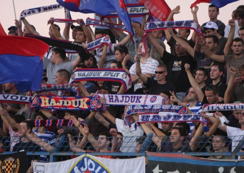HNS odbio Hajduk, Lokomotiva na praznom Poljudu