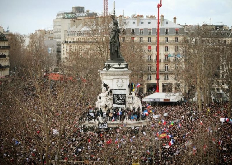 Dirljivi mimohod: 'Danas je Pariz glavni grad svijeta'