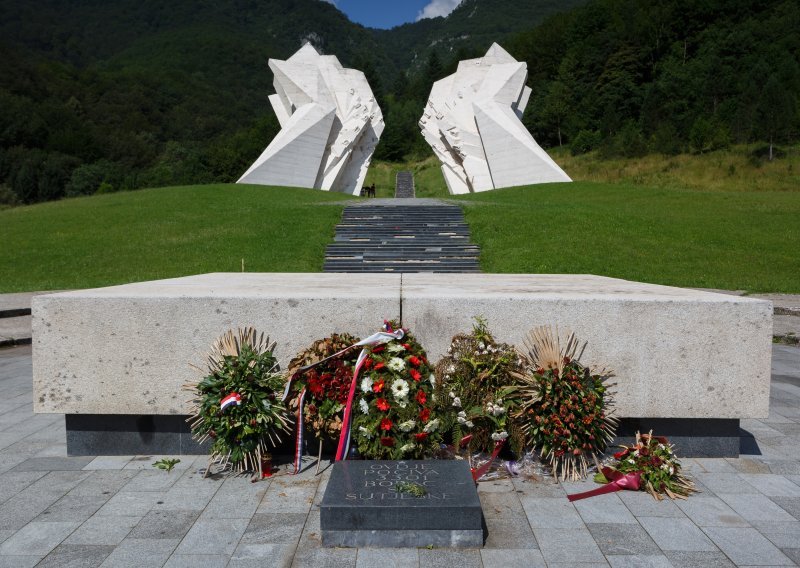 Orsat Miljenić u ime predsjednika Milanovića odao počast poginulima na Sutjesci 1943.