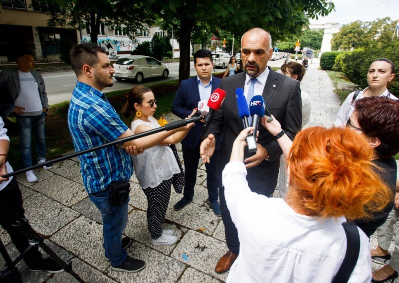 Stranka s imenom i prezimenom upozorava: Glas u Dalmaciji vrijedi manje, izbori su na rubu zakona