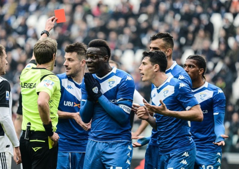 'Ludi Mario' došao na trening i 'poljubio vrata'; zaštitari mu zabranili ulazak u trening-kamp