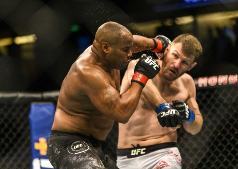 Nakon što je potvrđen novi spektakl u UFC-u, oglasio se i Daniel Cormier i otkrio: 'Stipe Miočić me želi ušutkati, ali imam nedovršenog posla'